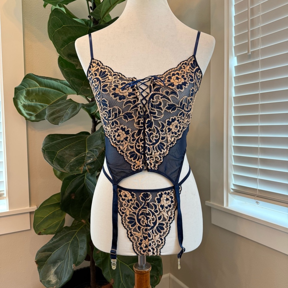 Vintage Lace Lingerie setin Navy and Gold